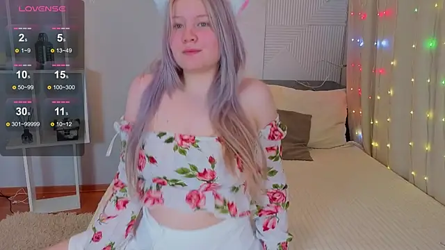 Snapshot of PinkyYoungPie chatting on 01.13.26 PinkyYoungPie online show from 01.13.26