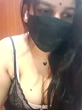 Snapshot of 01Roshani chatting on 04.27.26 01Roshani online show from 04.27.26