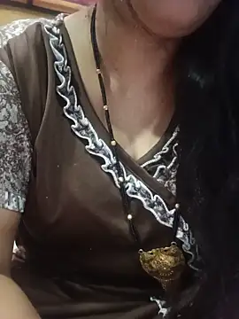 Snapshot of 01Roshani chatting on 05.06.26 01Roshani online show from 05.06.26