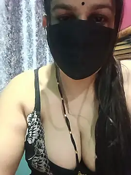 Snapshot of 01Roshani chatting on 05.11.26 01Roshani online show from 05.11.26