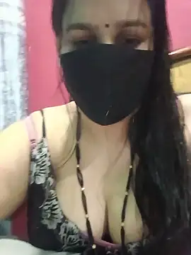 Snapshot of 01Roshani chatting on 05.16.26 01Roshani online show from 05.16.26
