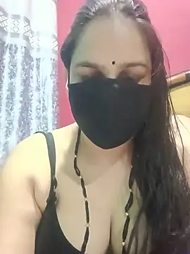 Snapshot of 01Roshani chatting on 05.20.26 01Roshani online show from 05.20.26