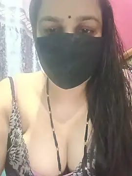 Snapshot of 01Roshani chatting on 05.21.26 01Roshani online show from 05.21.26