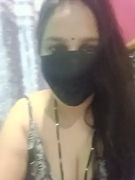 Snapshot of 01Roshani chatting on 05.22.26 01Roshani online show from 05.22.26