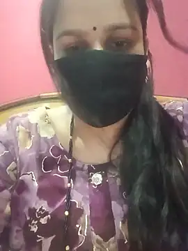 Snapshot of 01Roshani chatting on 06.15.26 01Roshani online show from 06.15.26