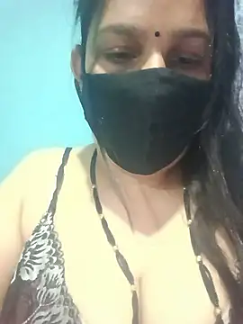 Snapshot of 01Roshani chatting on 06.27.26 01Roshani online show from 06.27.26