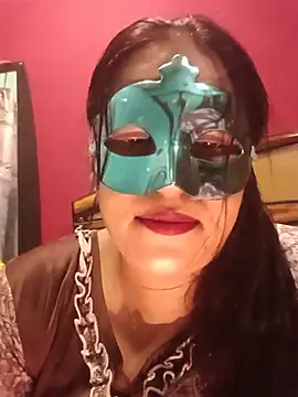 Snapshot of 01Roshani chatting on 07.14.26 01Roshani online show from 07.14.26