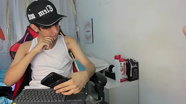 julian xx online show from 04.07.26