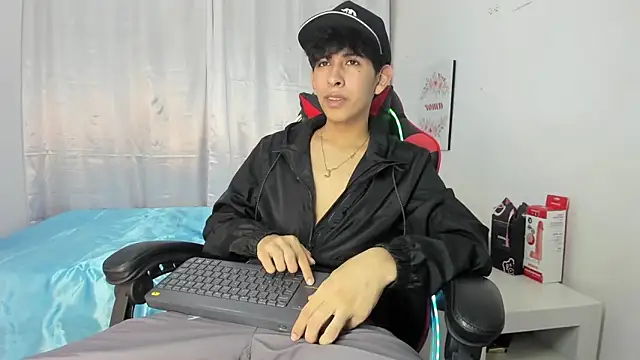 Snapshot of julian_xx chatting on 05.01.26 julian xx online show from 05.01.26