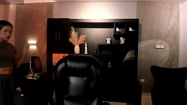 Snapshot of KayraLanne chatting on 05.18.26 KayraLanne online show from 05.18.26