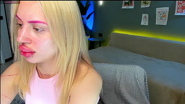 Luna Beverly online show from 03.05.26