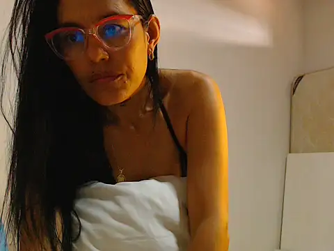 Snapshot of Elizabeth_manzon chatting on 06.14.26 Elizabeth manzon online show from 06.14.26