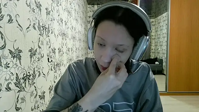 LxayBloom online show from 04.08.26