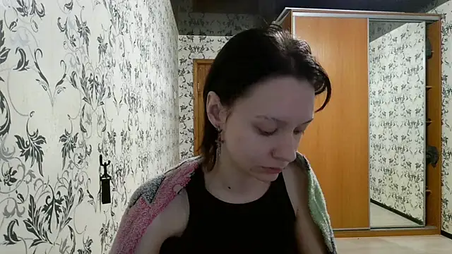 LxayBloom online show from 04.16.26