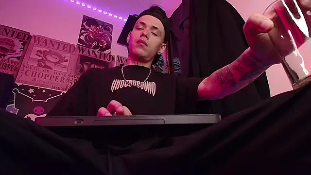 Snapshot of Anhony_Muscle chatting on 01.17.26 Anhony Muscle online show from 01.17.26