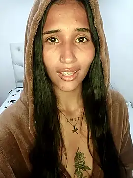 Snapshot of Aria_Maeh chatting on 01.11.26 Aria Maeh online show from 01.11.26