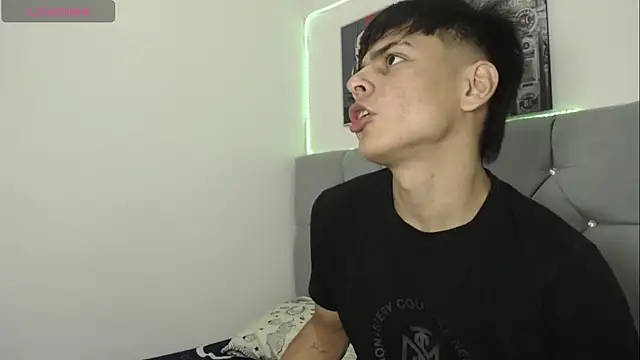 Loganjhonson19 online show from 01.12.26