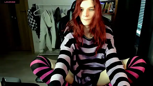 Snapshot of iceseeker2 chatting on 03.23.26 iceseeker2 online show from 03.23.26