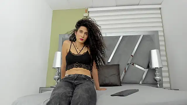 Snapshot of Atenea_sexxx chatting on 07.07.26 Atenea sexxx online show from 07.07.26