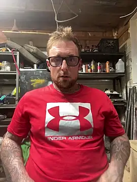 Snapshot of WIDBIGWHITECOCK chatting on 04.18.26 WIDBIGWHITECOCK online show from 04.18.26