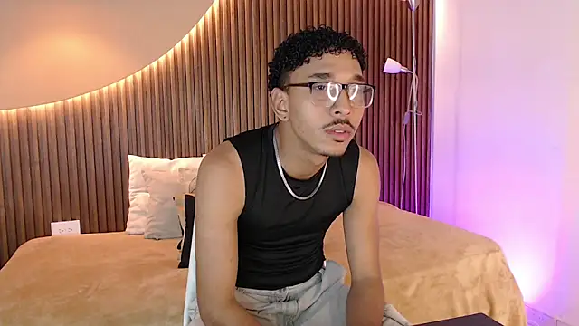 Snapshot of Julian_Dark_ chatting on 02.04.26 Julian Dark online show from 02.04.26