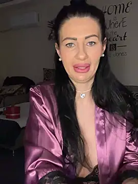 IRISWHITE17 online show from 02.20.26