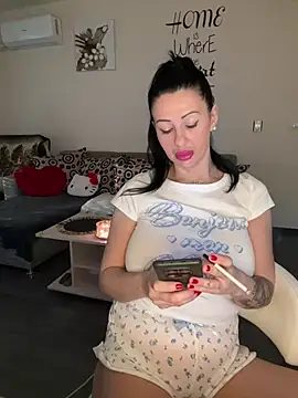 IRISWHITE17 online show from 03.16.26