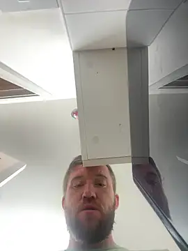 Snapshot of slutwifebbw chatting on 03.25.26 slutwifebbw online show from 03.25.26