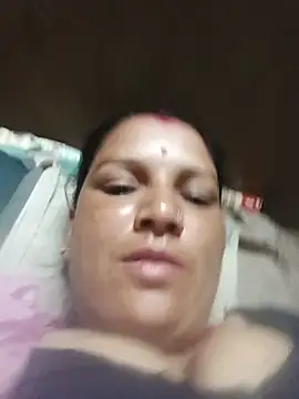 Snapshot of Hot_hiuj chatting on 06.19.26 Hot hiuj online show from 06.19.26