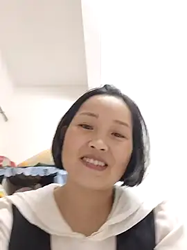 Snapshot of __BingBing__ chatting on 02.18.26 BingBing online show from 02.18.26