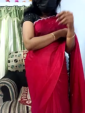 Snapshot of Tinarosy13 chatting on 02.17.26 Tinarosy13 online show from 02.17.26