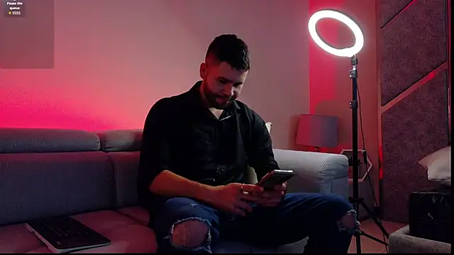 Snapshot of AndyKnoxx chatting on 03.24.26 AndyKnoxx online show from 03.24.26