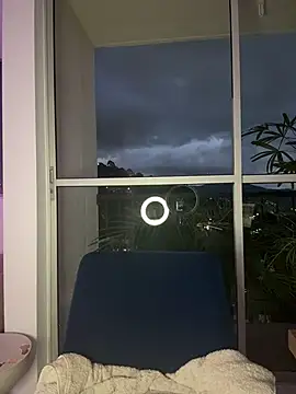 alesziarose  online show from 03.22.26