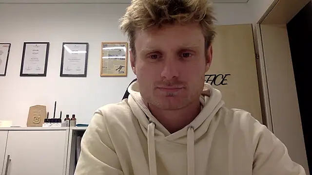 Snapshot of Fitlover1994 chatting on 01.05.26 Fitlover1994 online show from 01.05.26