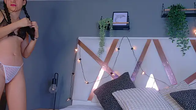 AmberStonne   online show from 02.25.26