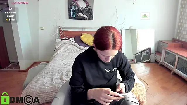 Lily Viola online show from 04.04.26