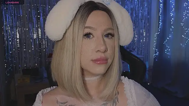 Snapshot of Necucubi02 chatting on 01.10.26 Necucubi02 online show from 01.10.26