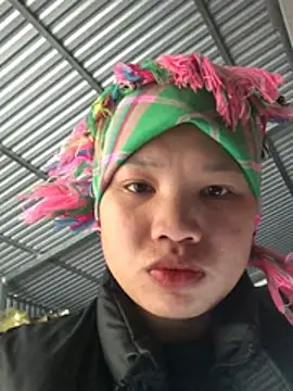 Snapshot of Minhkhue121 chatting on 01.08.26 Minhkhue121 online show from 01.08.26