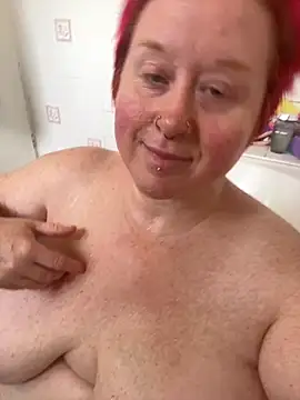 BustyRedxx online show from 04.22.26