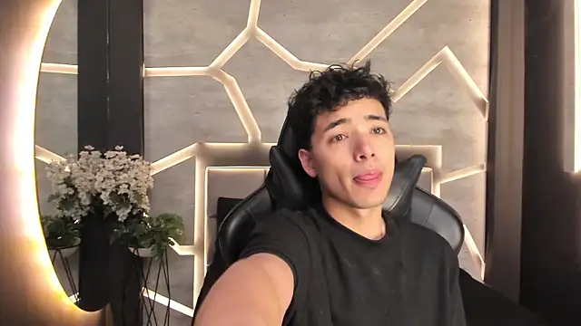 Snapshot of Matt_Wolf_ chatting on 01.09.26 Matt Wolf online show from 01.09.26