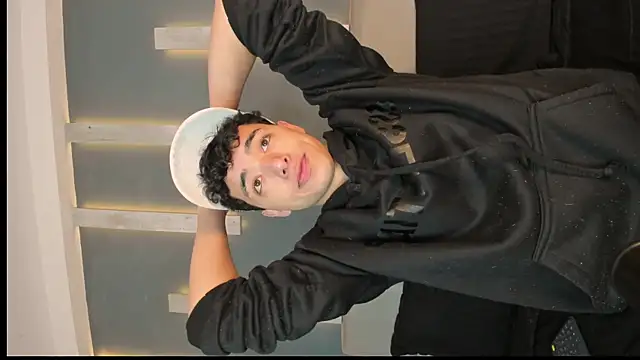 Snapshot of Matt_Wolf_ chatting on 01.15.26 Matt Wolf online show from 01.15.26