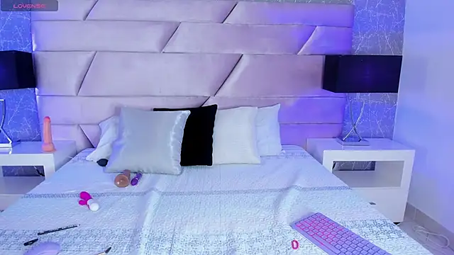 Ivy Coopper online show from 01.14.26