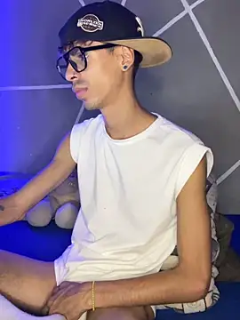 Snapshot of alexx_23cm chatting on 01.19.26 alexx 23cm online show from 01.19.26