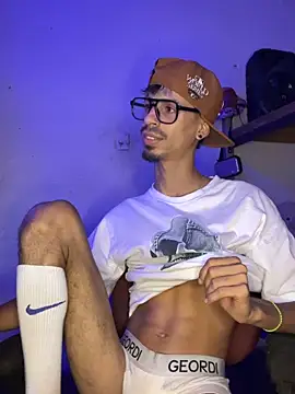 Snapshot of alexx_23cm chatting on 04.08.26 alexx 23cm online show from 04.08.26