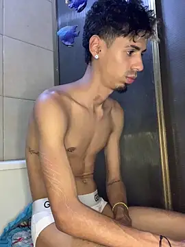 Snapshot of alexx_23cm chatting on 04.11.26 alexx 23cm online show from 04.11.26