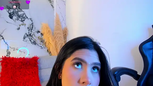 NatashaTaylor1 online show from 02.05.26