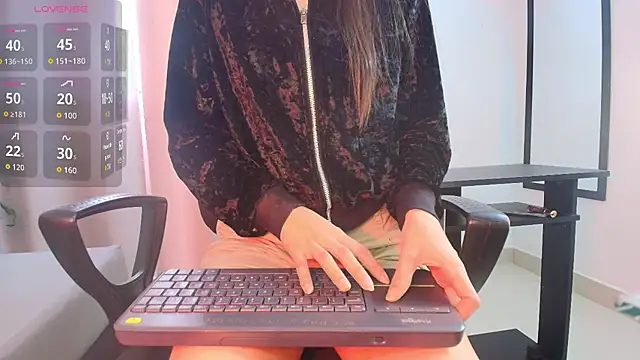 saray reesee online show from 01.12.26