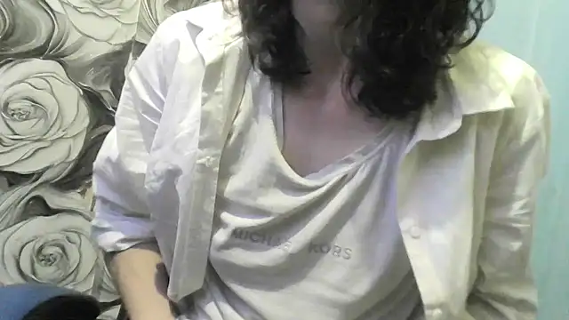 Snapshot of _wolfxsnowy_ chatting on 06.04.26 wolfxsnowy online show from 06.04.26