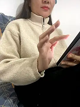 Snapshot of Avelyn-n chatting on 01.15.26 Avelyn-n online show from 01.15.26