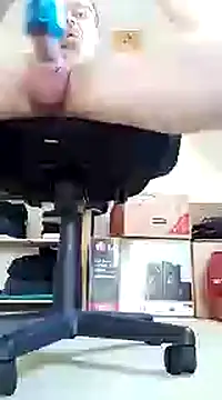 Snapshot of Erz84 chatting on 03.03.25 Erz84 online show from 03.03.25